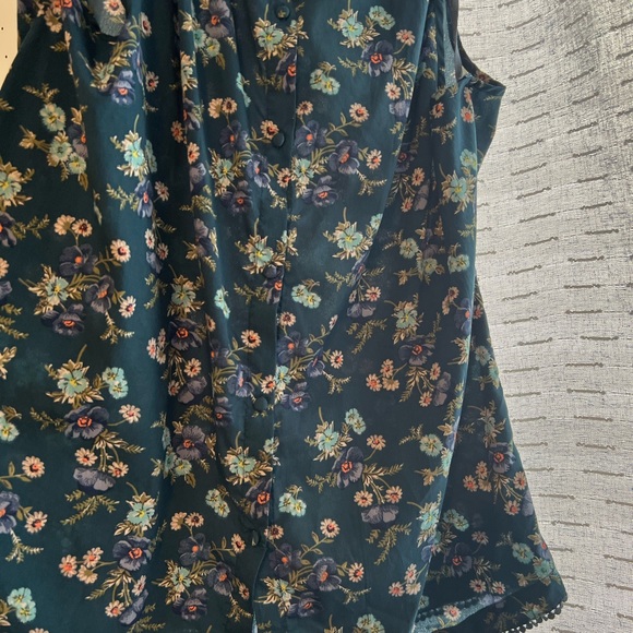 ASOS CURVE tank top with lace and button detail - Picture 2 of 3
